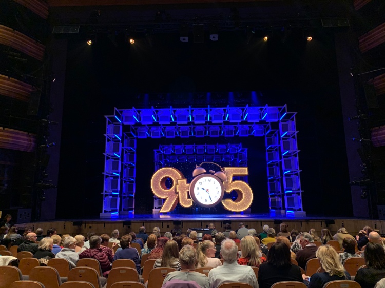 ⭐️⭐️⭐️⭐️⭐️ Review: 9 to 5 The Musical